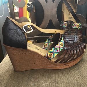 Beutifull Mexican art shoes,